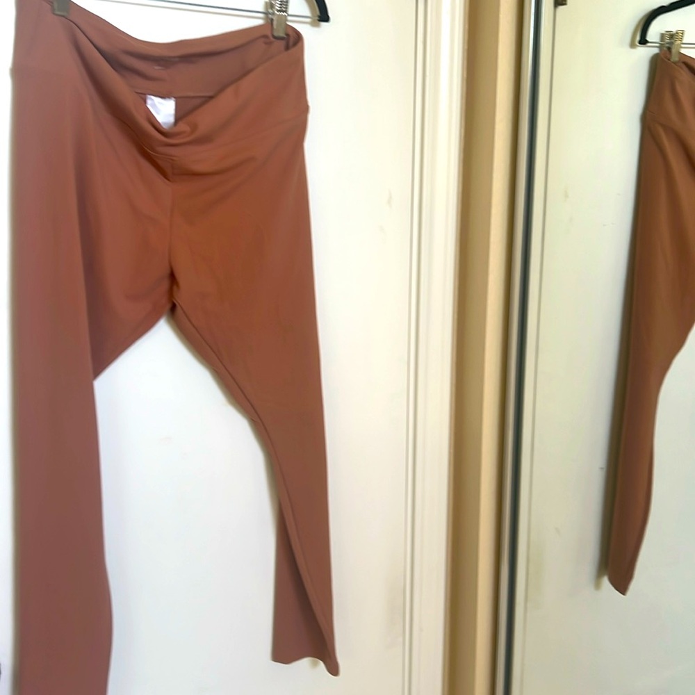 Express nude peach colored leggings high waist
